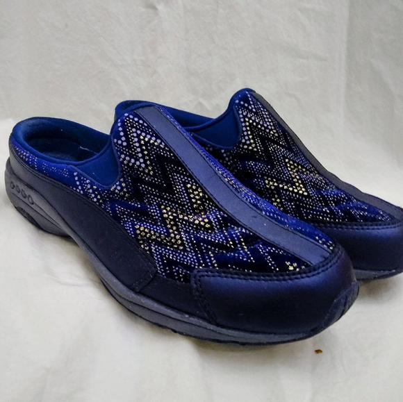 Easy Spirit 'Travel Tone' Slip on Athletic Shoes - Picture 1 of 5